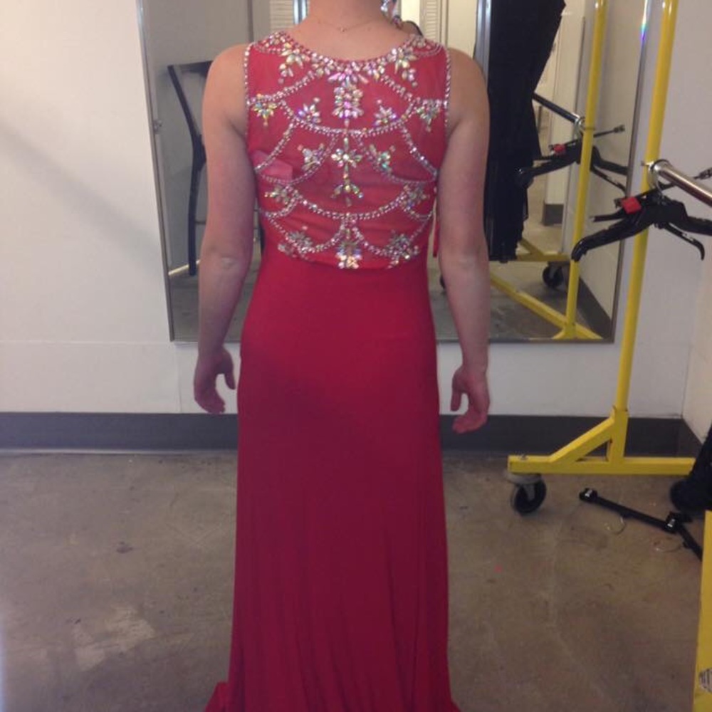 RED PROM DRESS - Picture 2 of 3